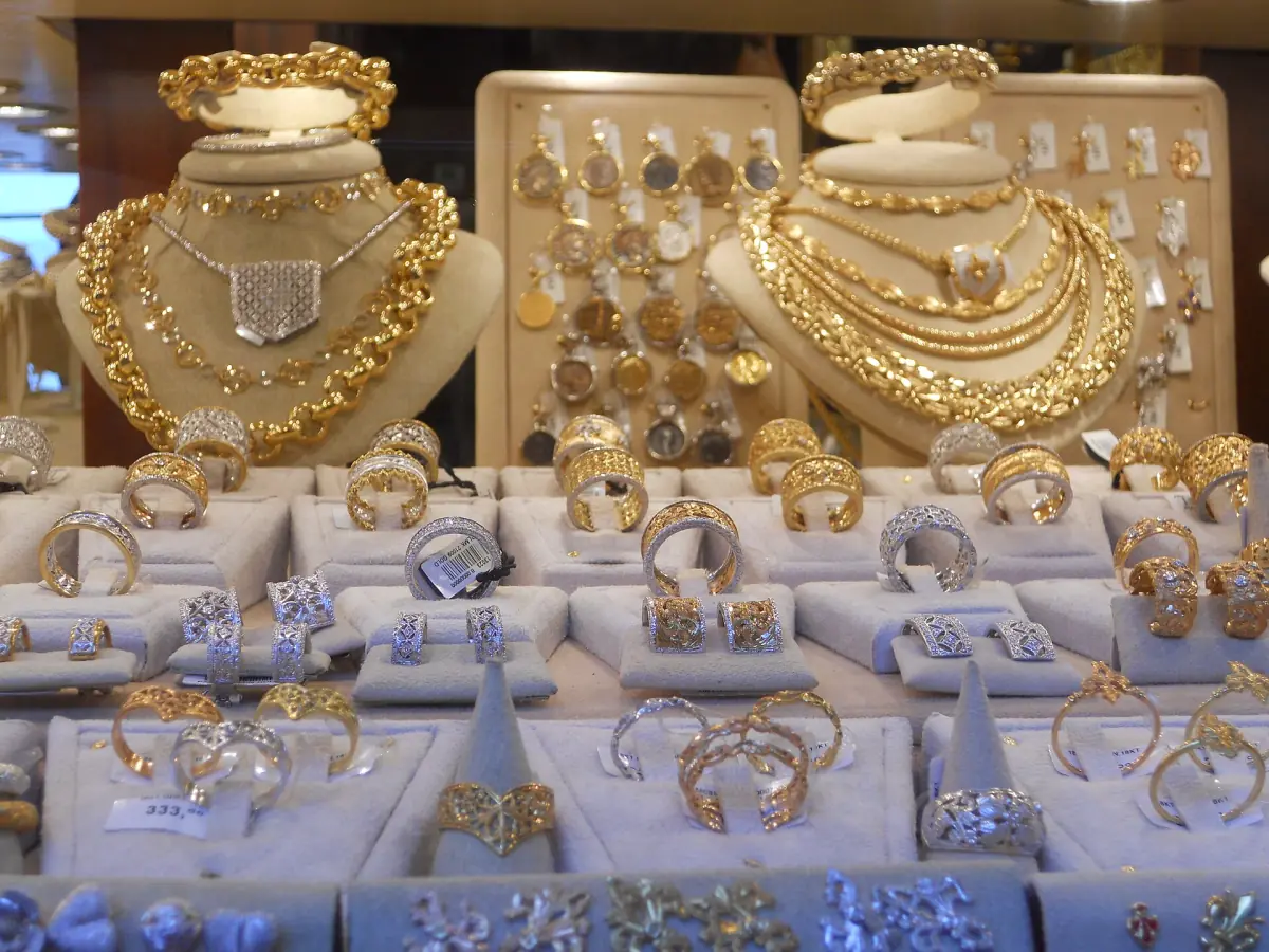 Gold jewellery in a shop window on the bridge